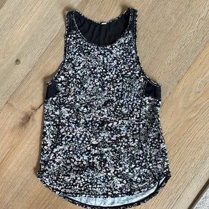 Lululemon tank